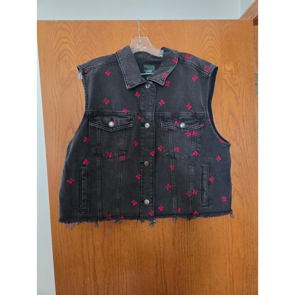 Wild Fable Embroidered Cherry Bow Raw Hem Black Denim 90s Grunge Vest NWT L